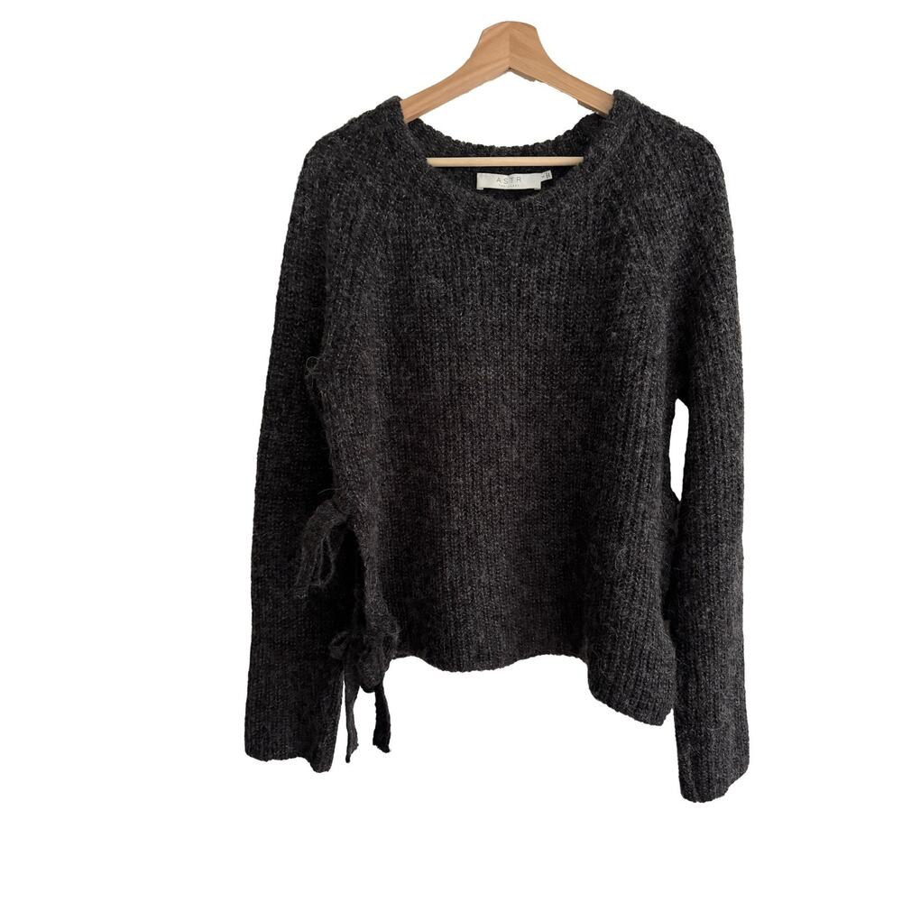 ASTR The Label Gray Knit Tie Side Crewneck Sweater Women's Small